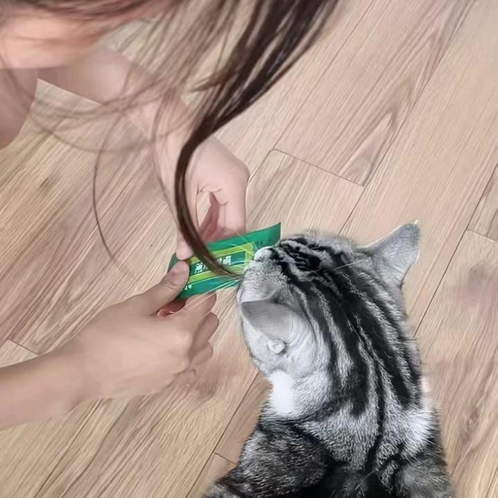 小V