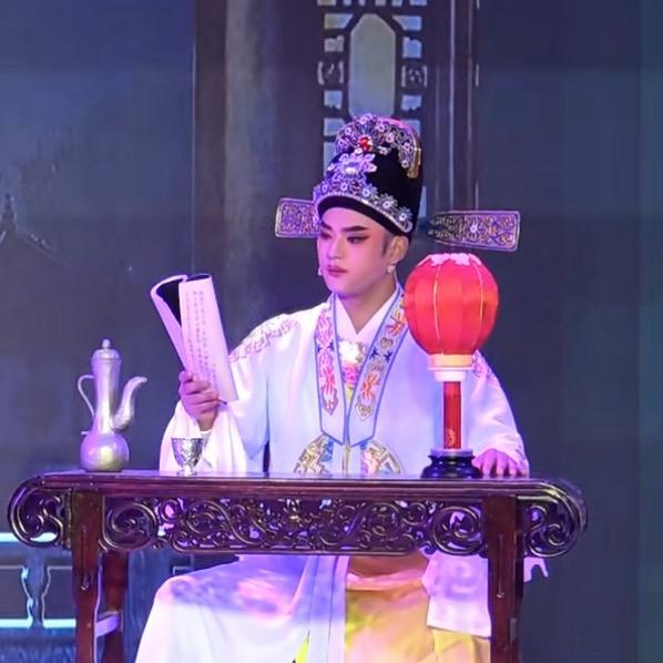 黄梅启敏