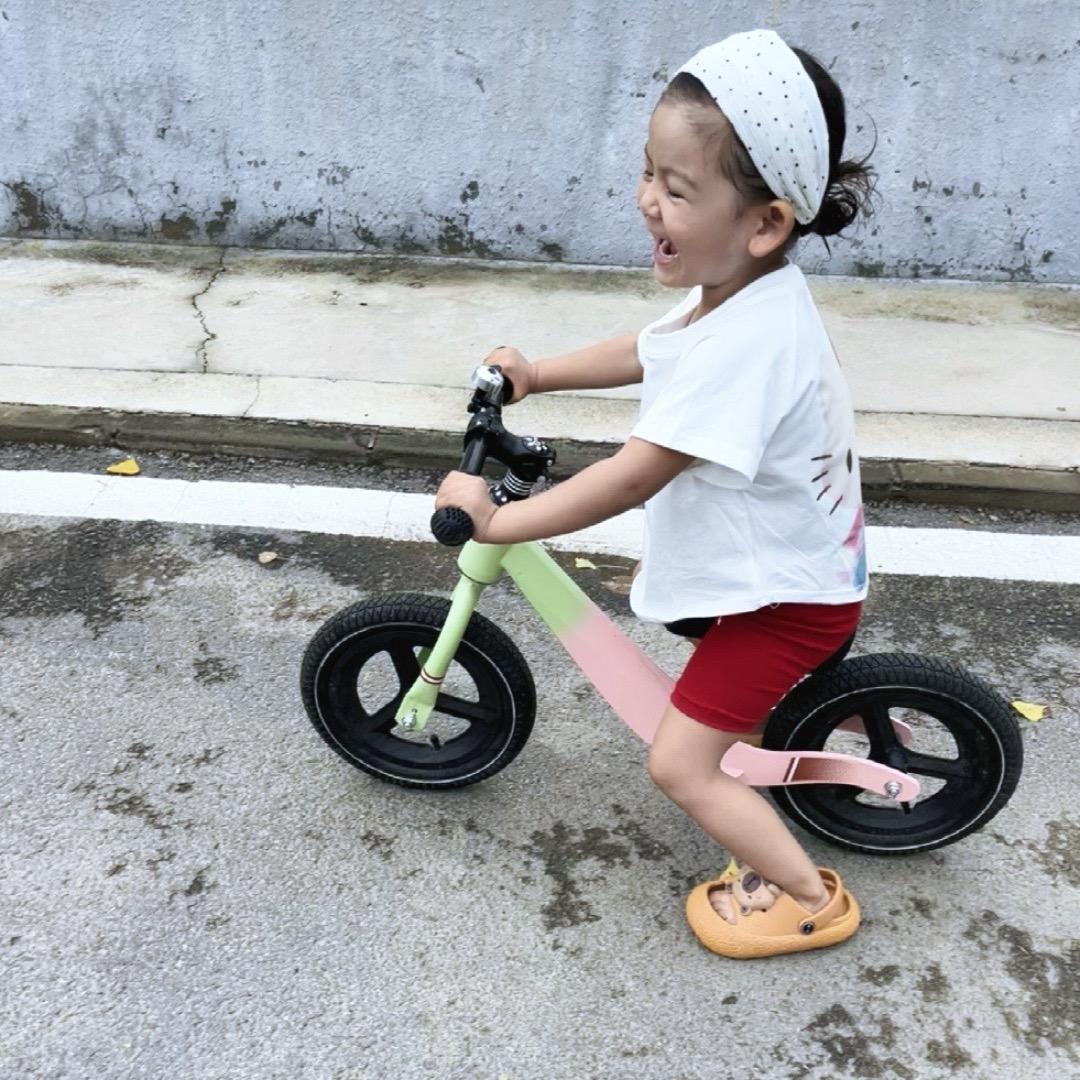 不是十六是石榴吖