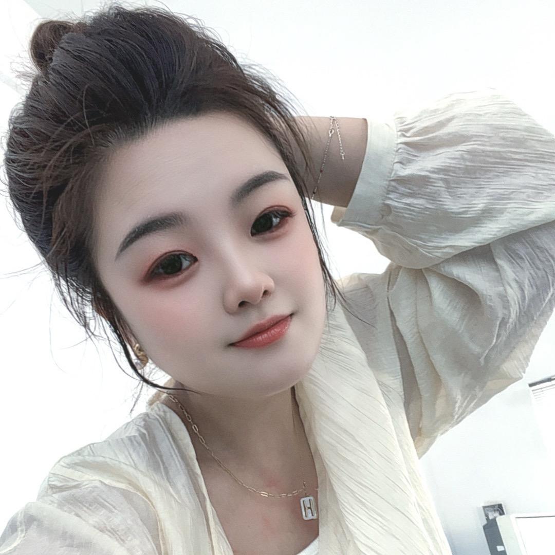 江江笑