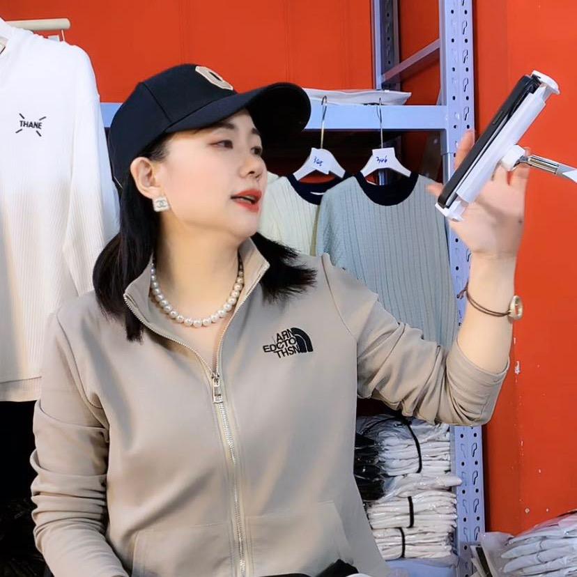 郑州市独秀顺点服饰个体店