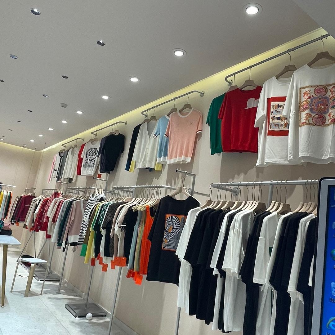 鸿衣阁服装批发