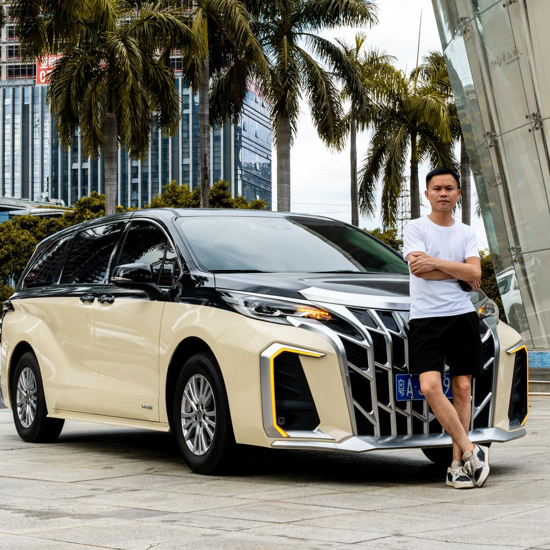 阿梁玩商务车