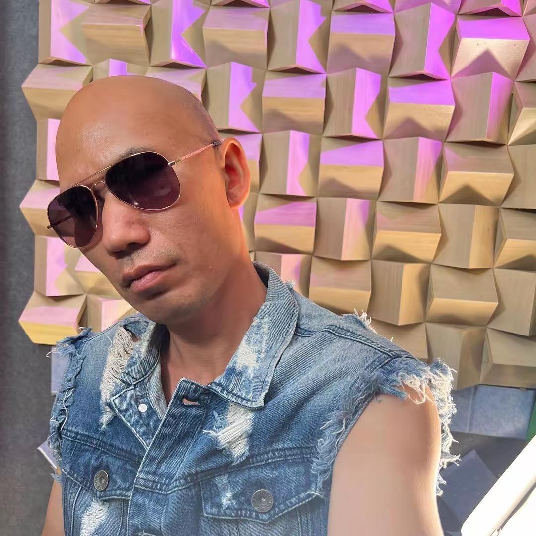 光头伟