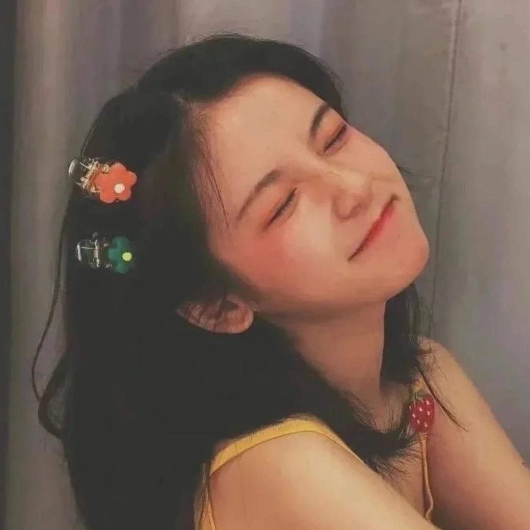 女孩爱吃糖
