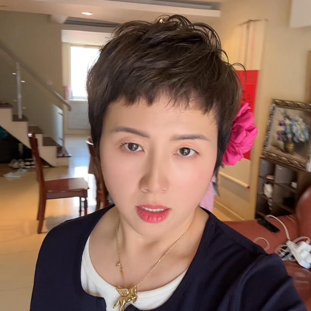 戴花的博士（吴伟）