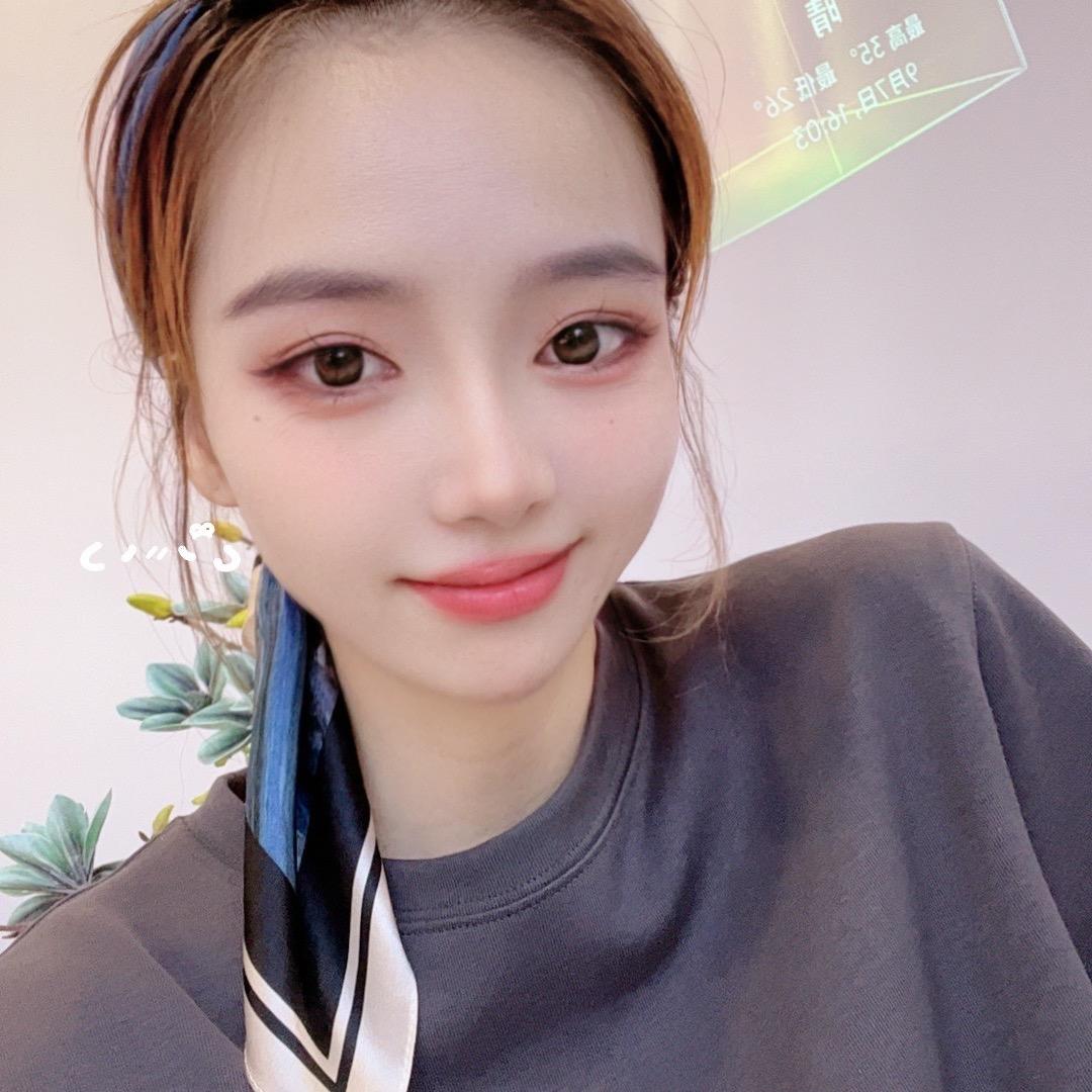 金好好的美背