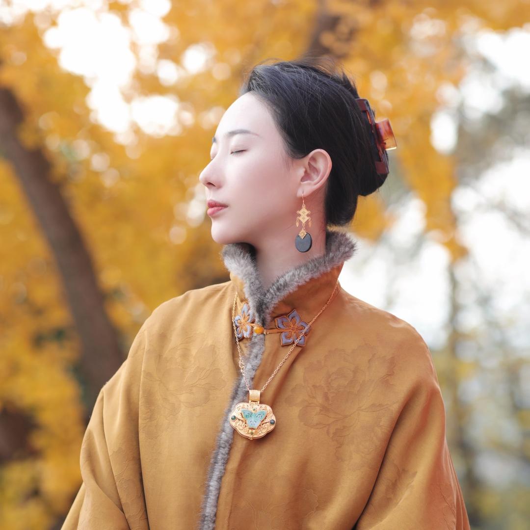芳华清韵商行直播间