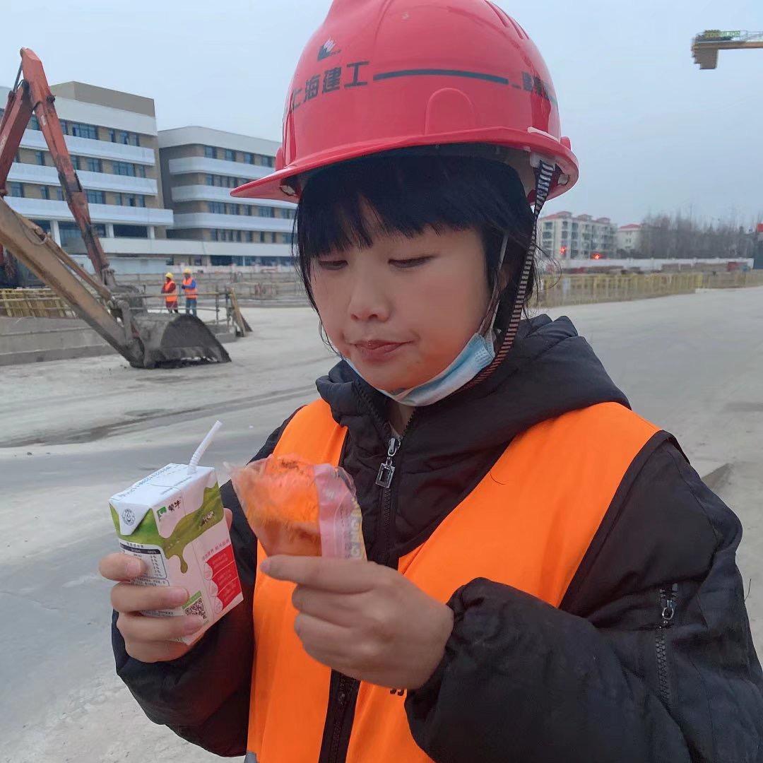 工地小姐姐