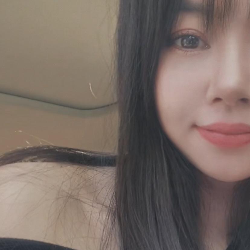 李李.