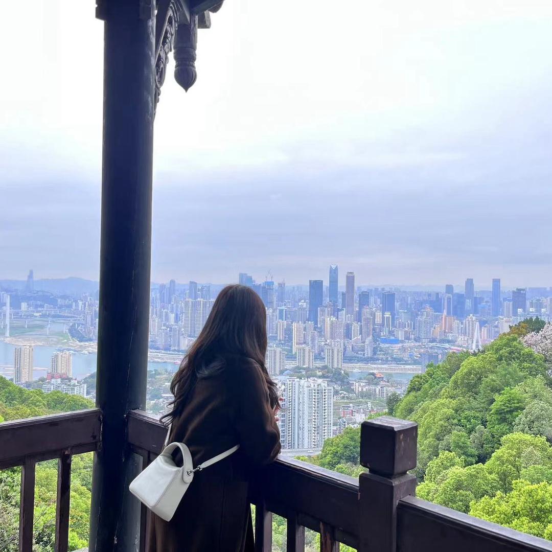 春春服饰