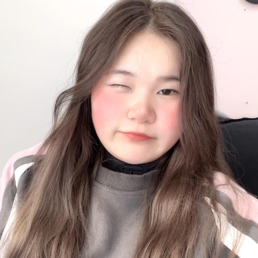 杨七七吖