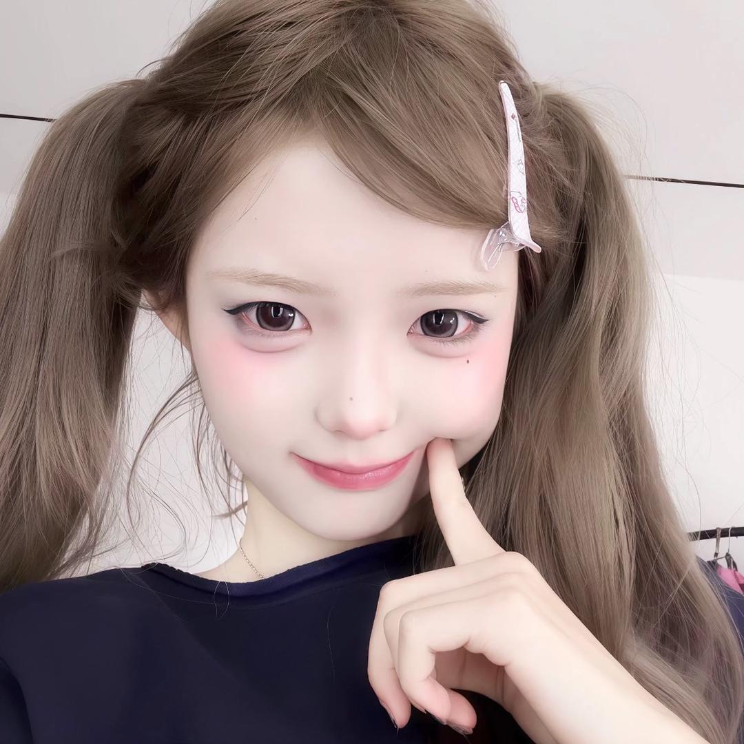 一个小迷胡女士