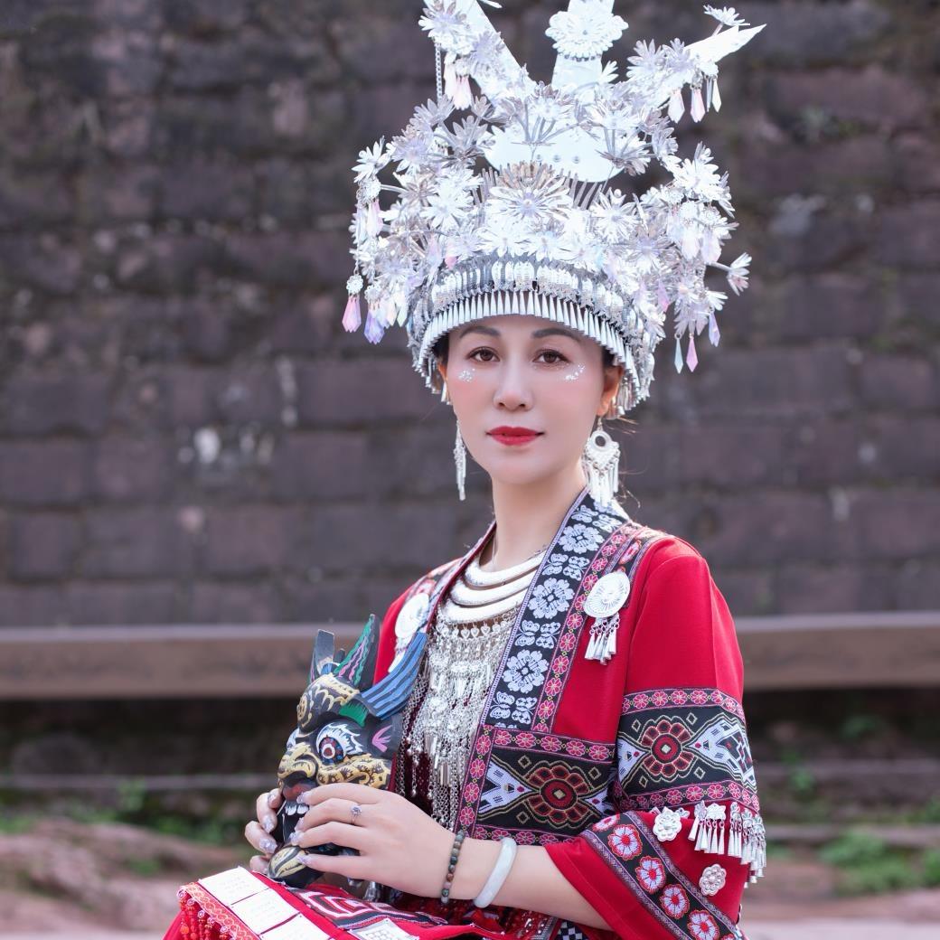 苗家英姐