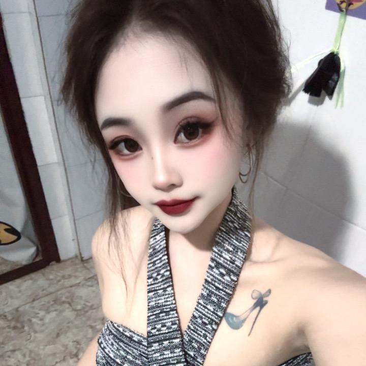 “黄～晓～妞”