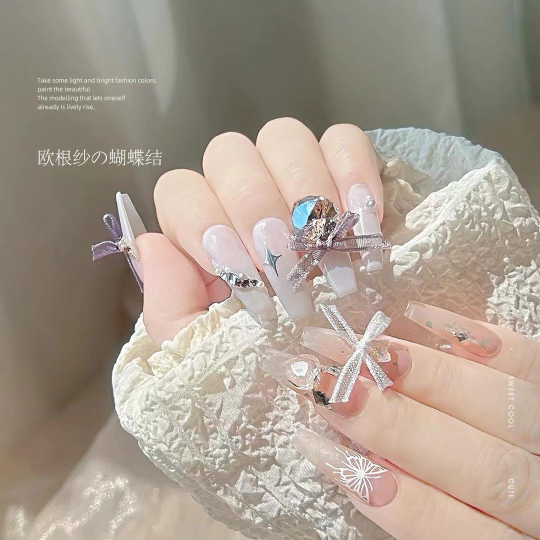 小唯依转转美甲