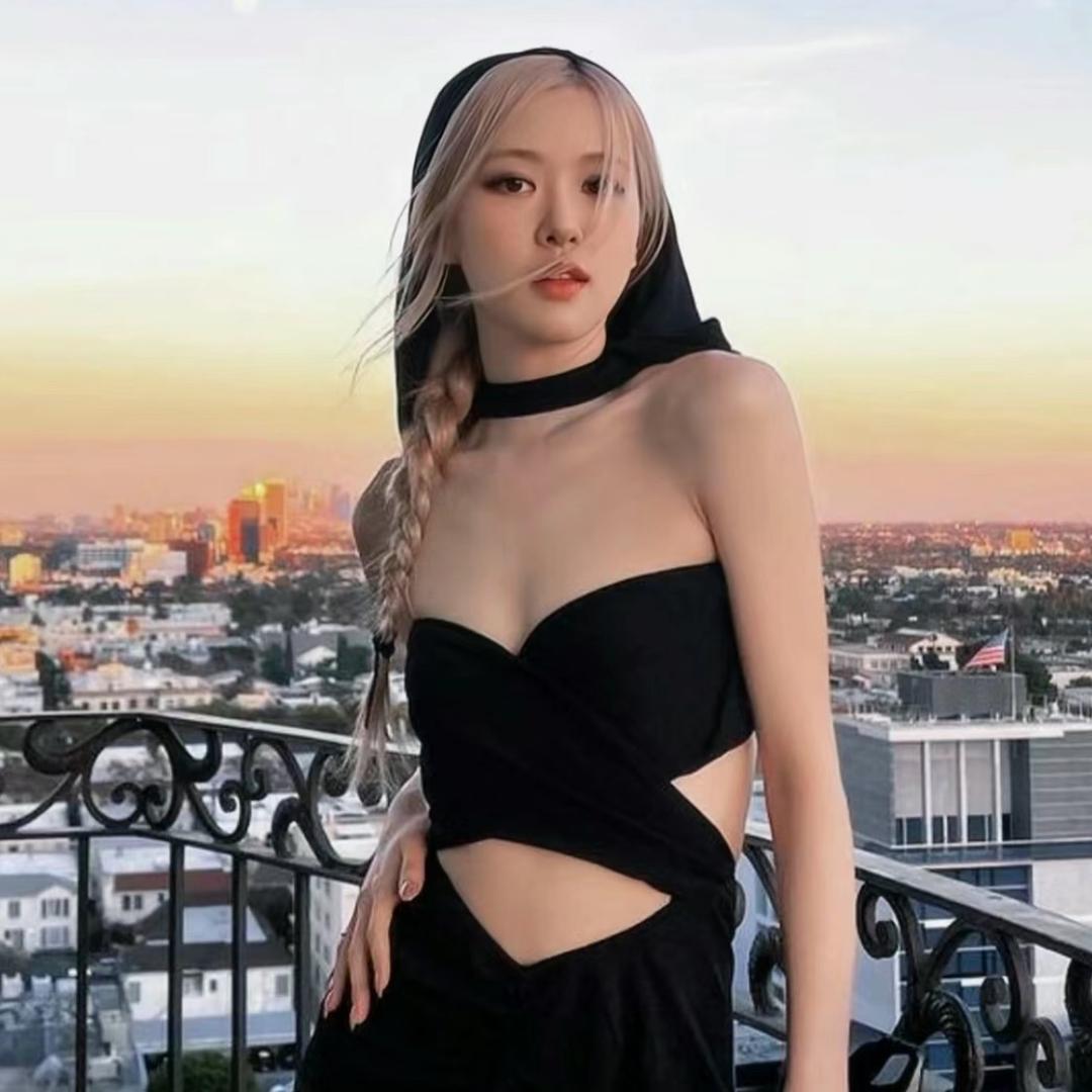 杨霞霞.