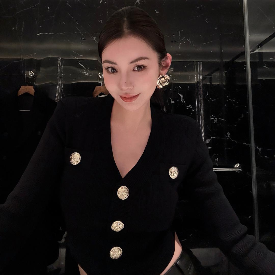 MOMO莫昕楠