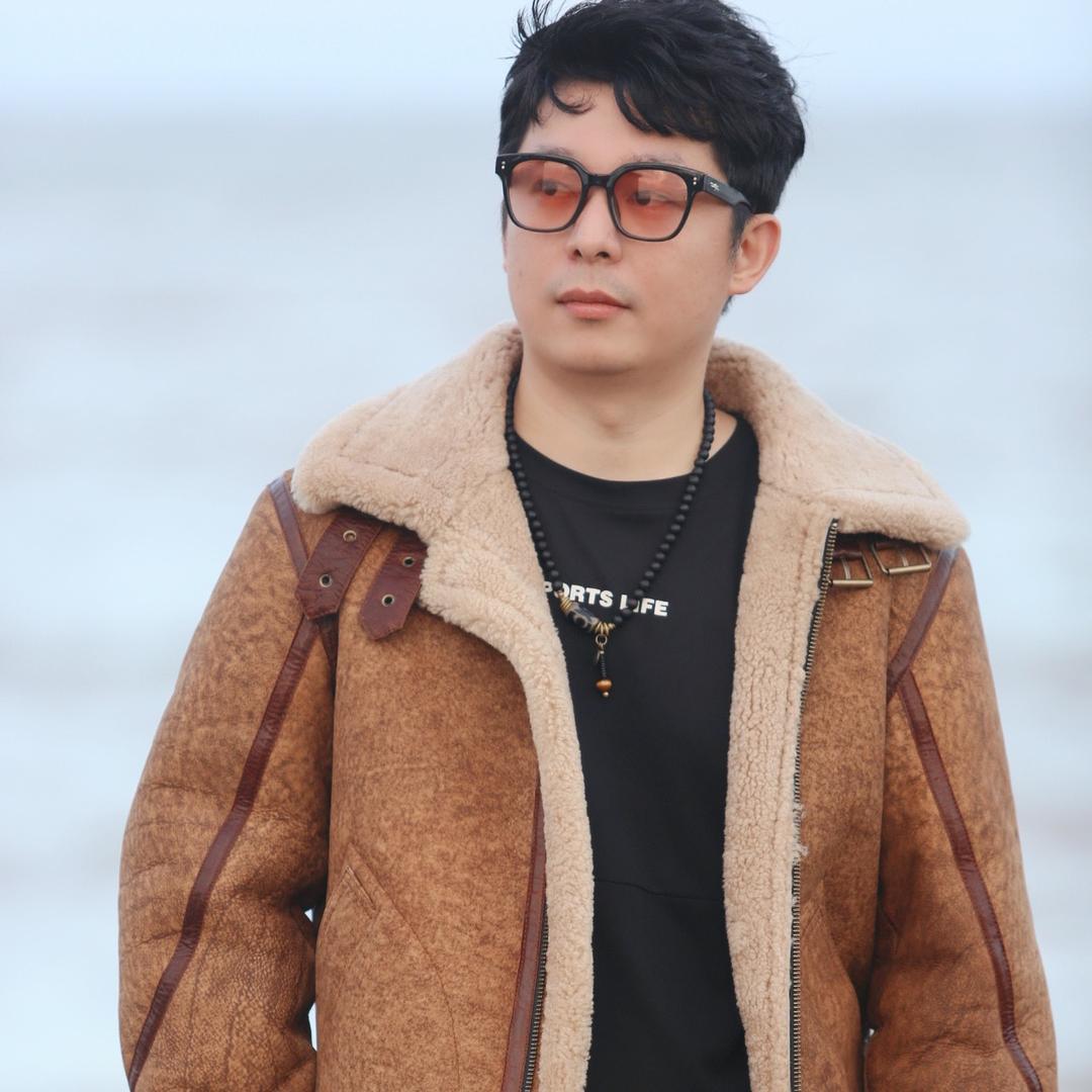 寒战杭州荣运贸易有限公司服饰专卖店