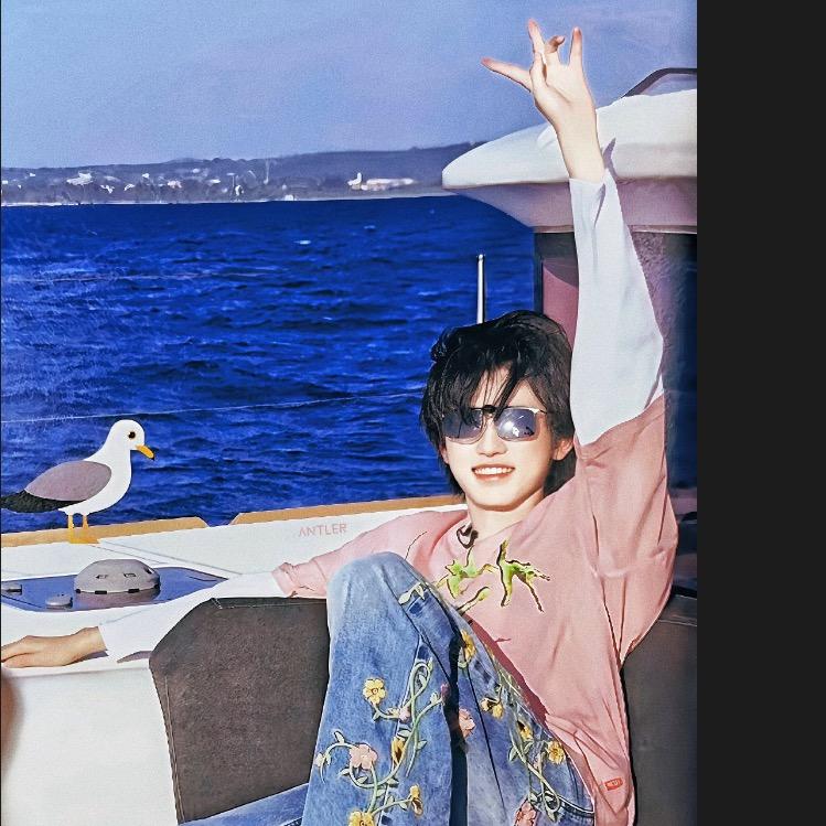 小蓝衣服