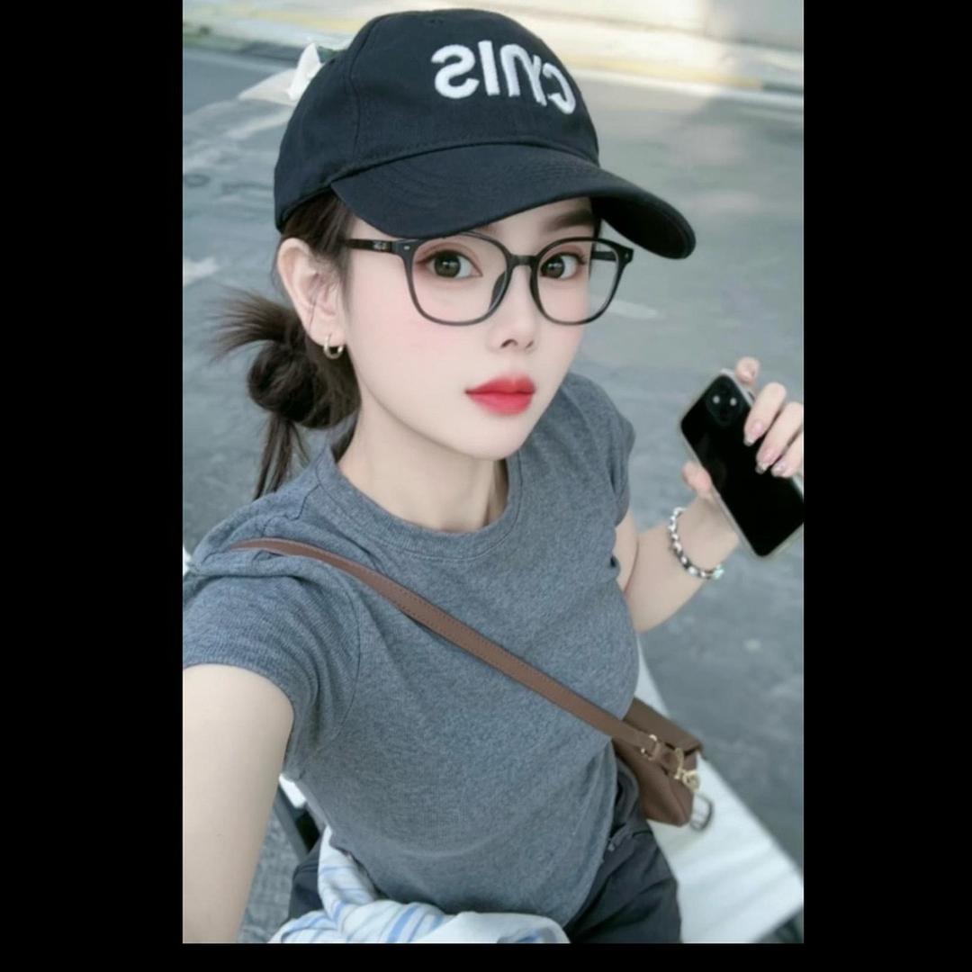 小蕾.