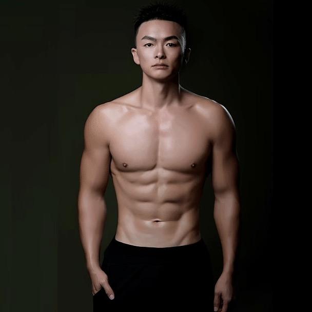 隔壁小王爱健身