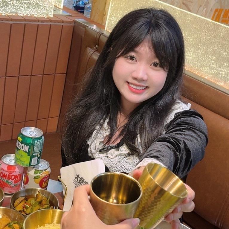 雯雯很饿❤️