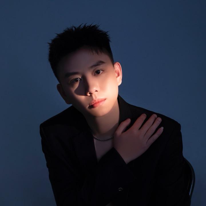 周星.