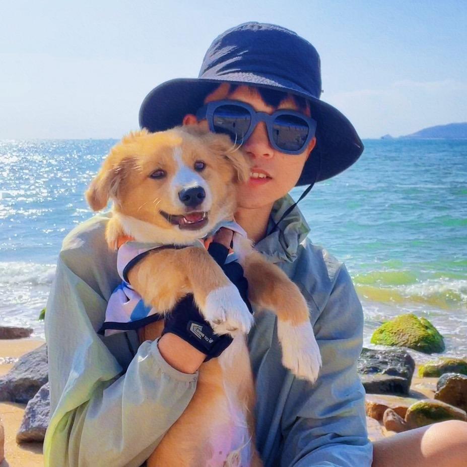 阿官和可乐🐶