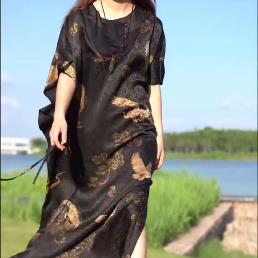 万象有衣女装