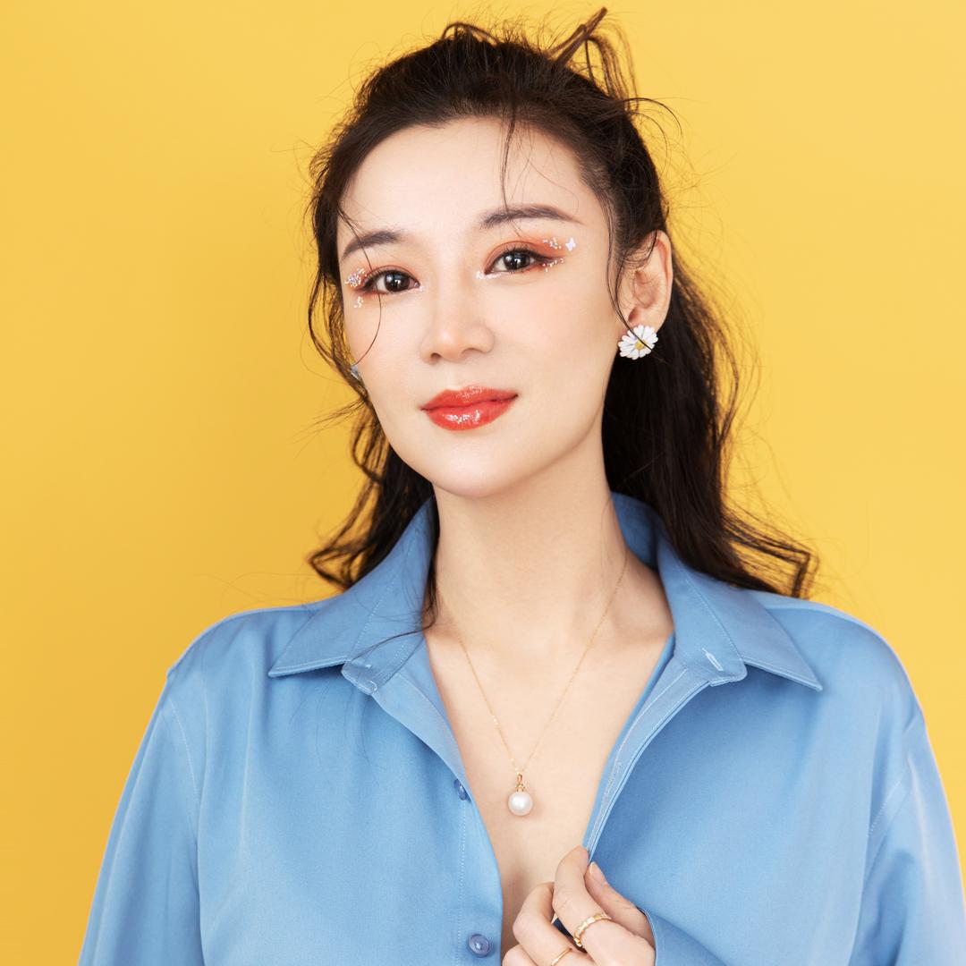 姜莉 🈲连赞