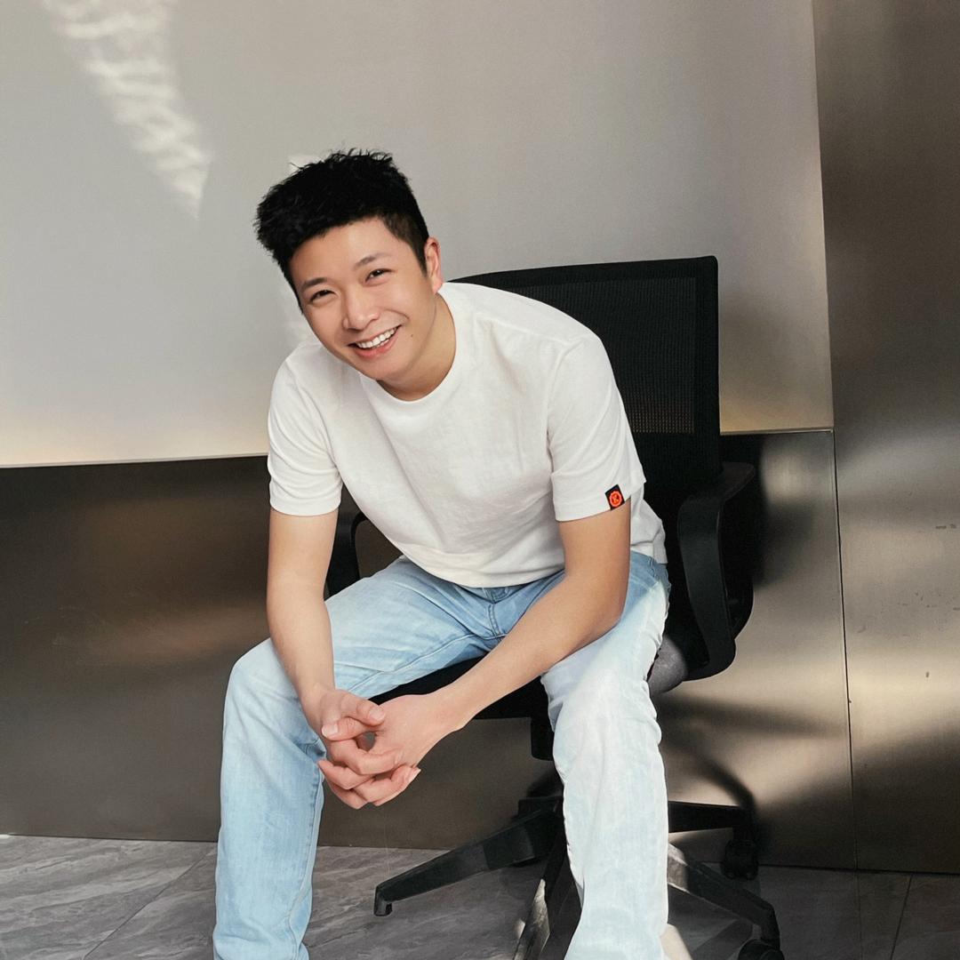 小青龙男装在努力