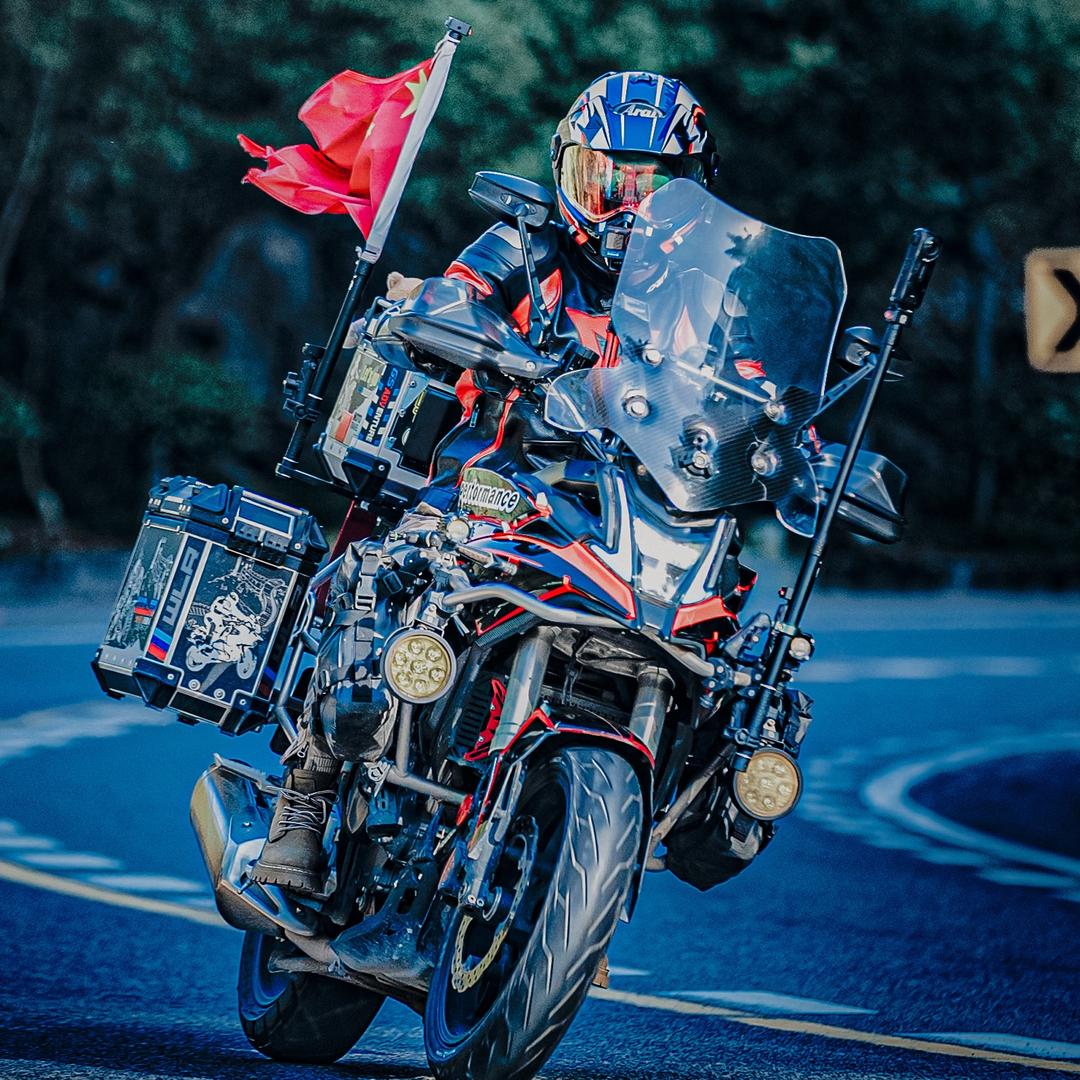 骑摩托的小赵🏍️