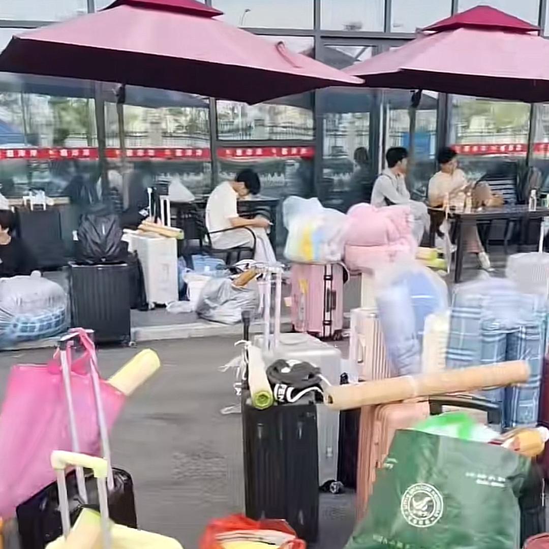 工厂莹莹