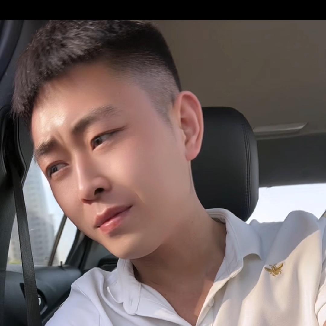 刘憨憨 এ