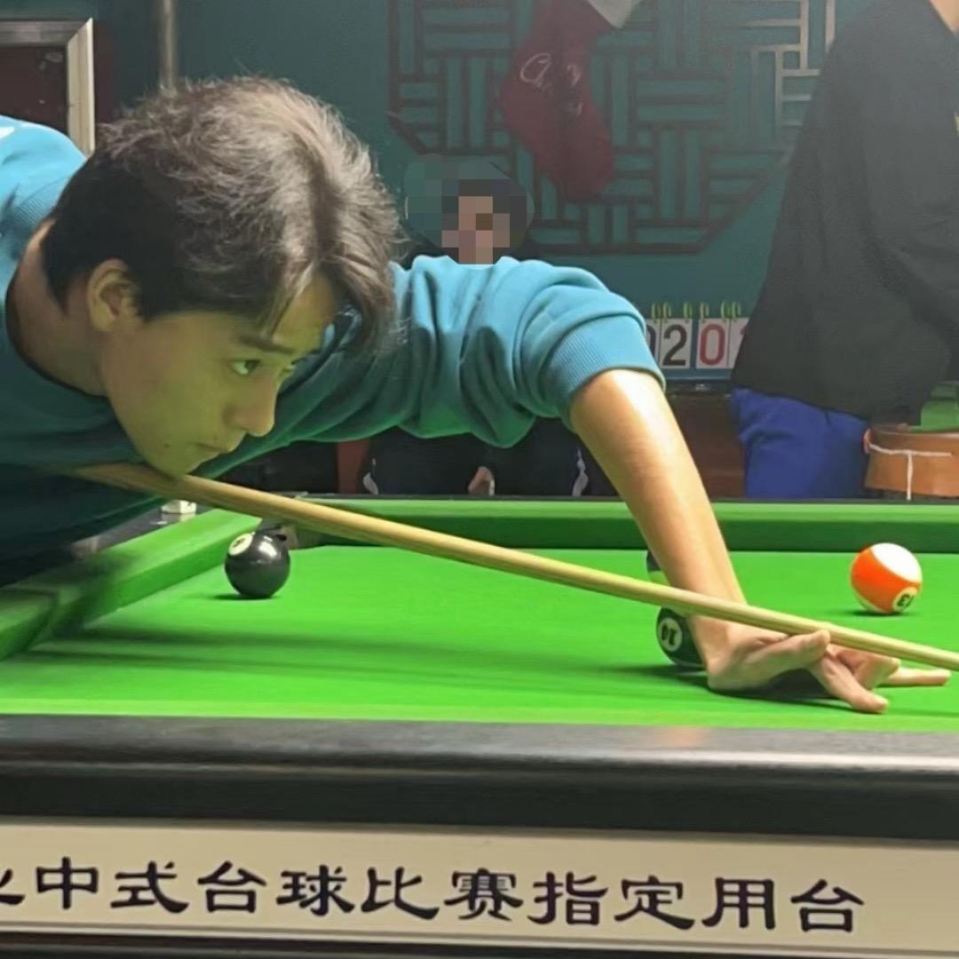 台球匕首小董