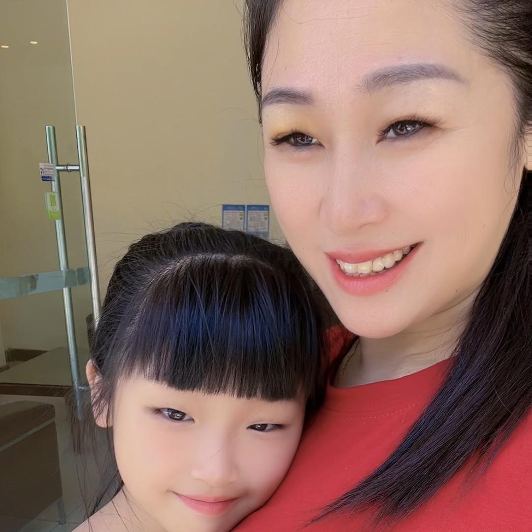 单亲妈妈卢媚儿）