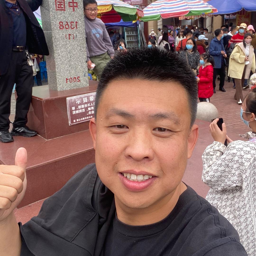 肤不白但貌美的科二教练