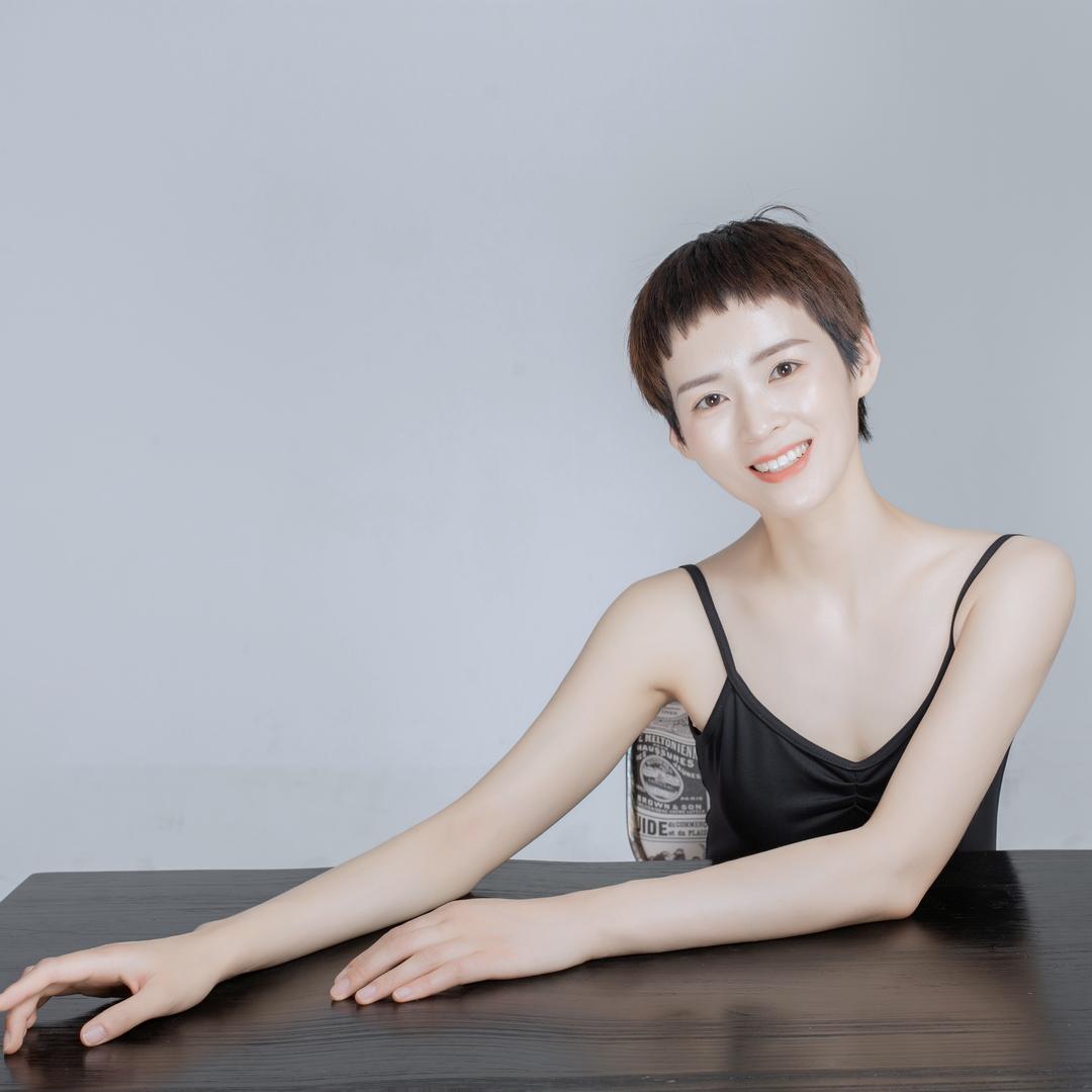爱瑜伽爱养生的｜妍
