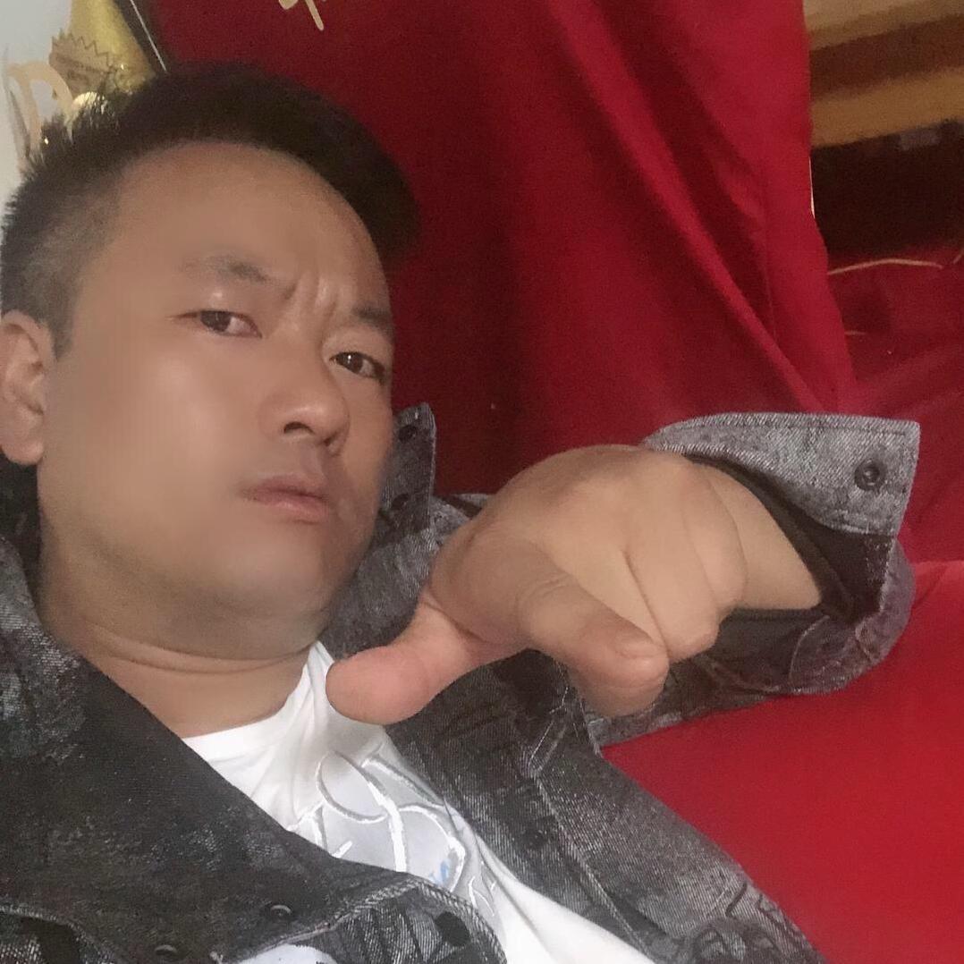 龙哥少颗牙
