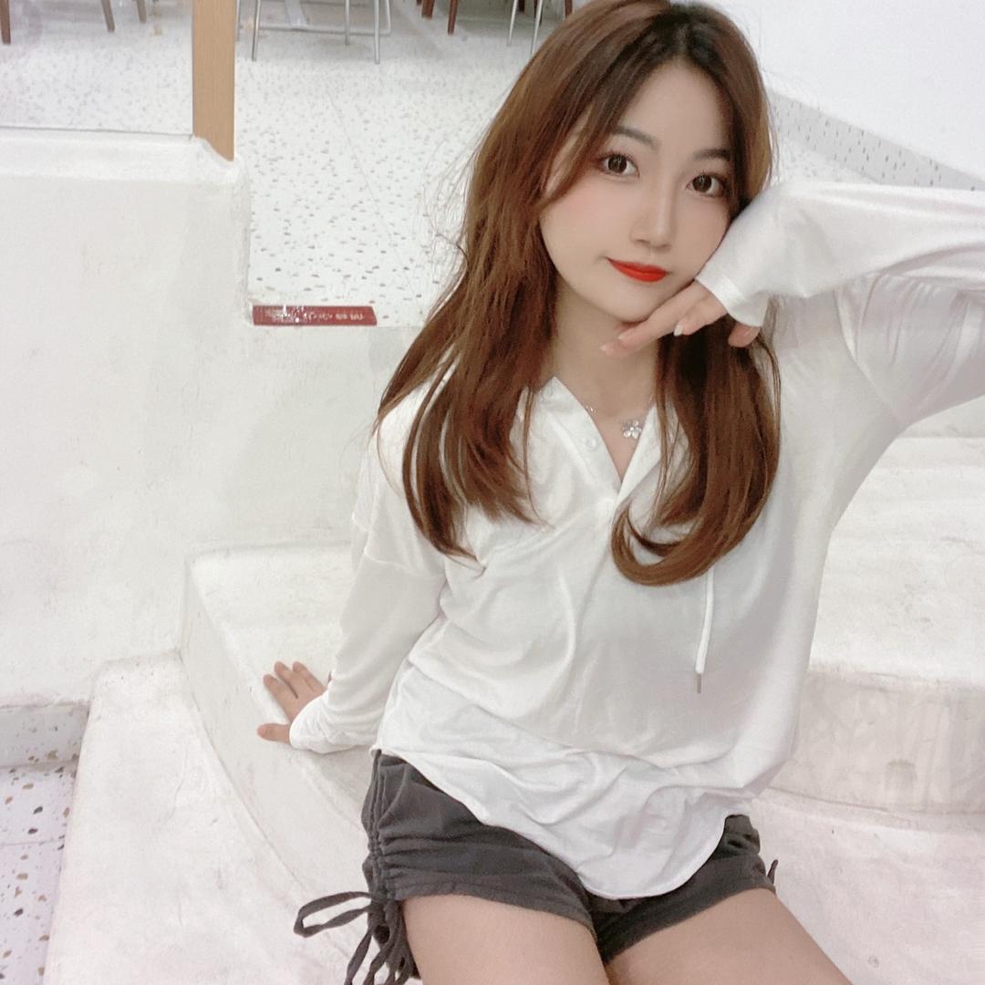 依甜服饰!
