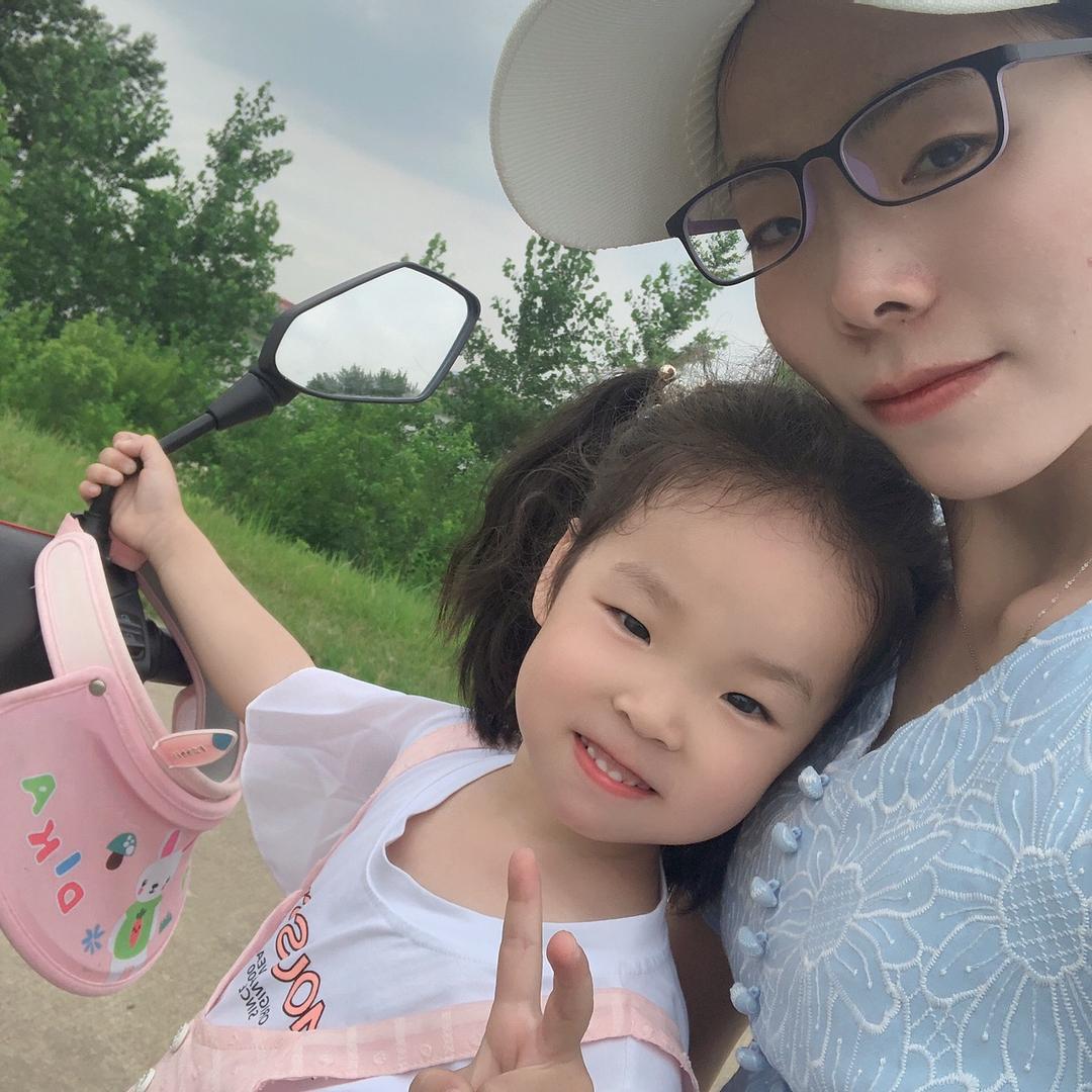 玥玥麻麻