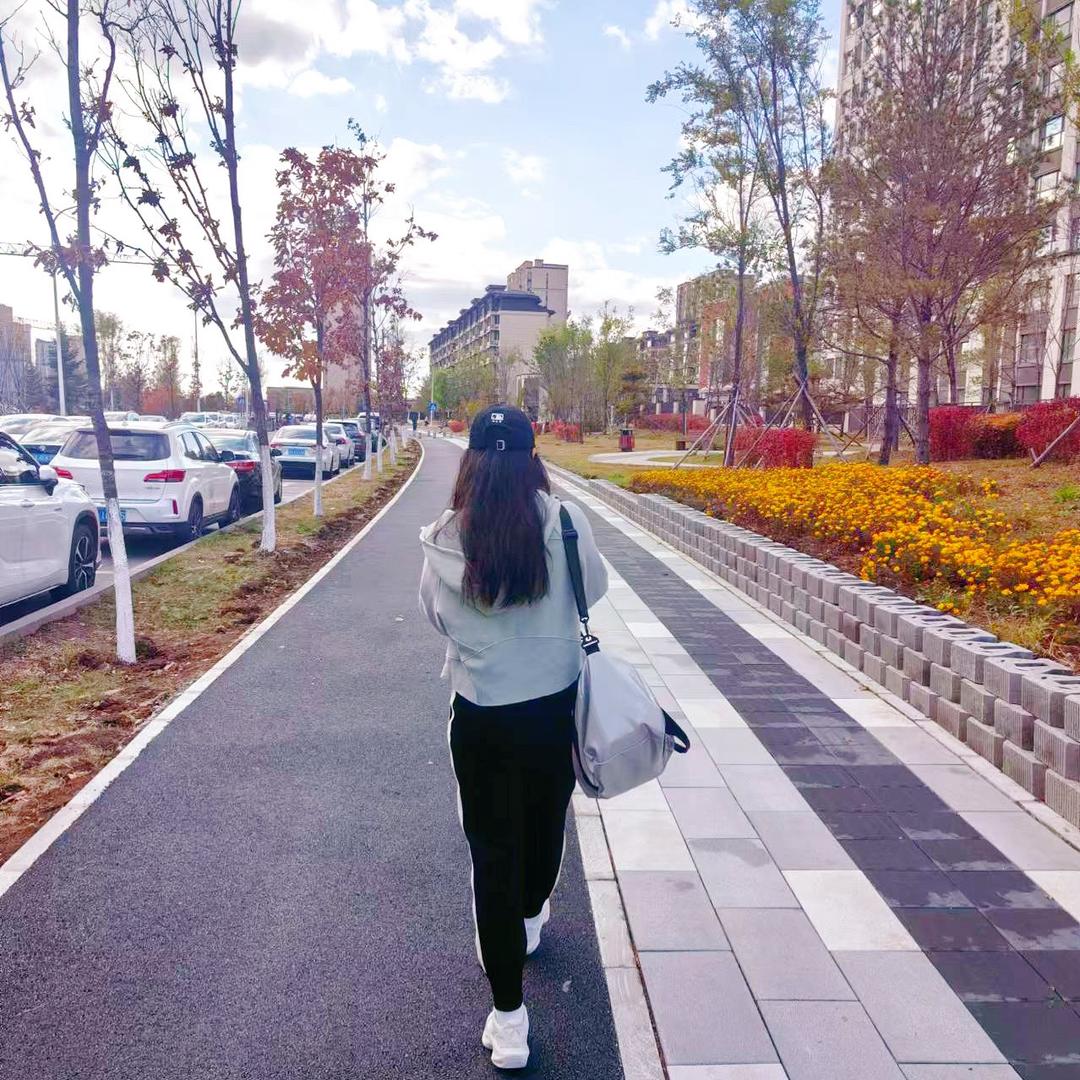 金子吖
