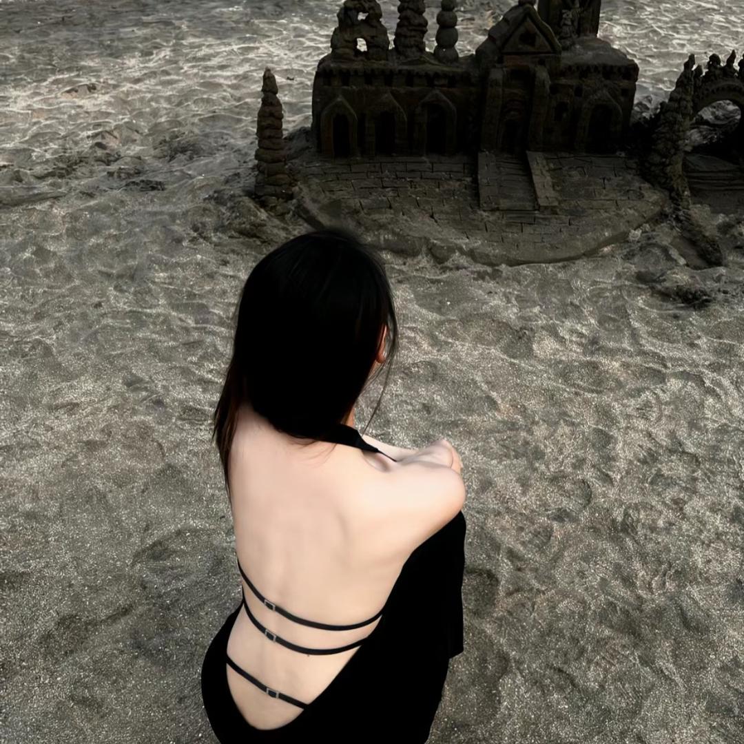 何小姐、