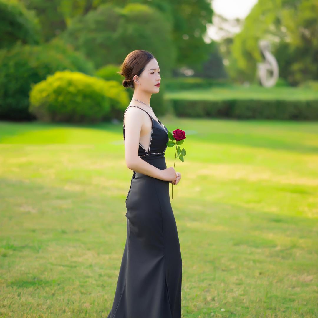 小石榴妈妈（Tina)
