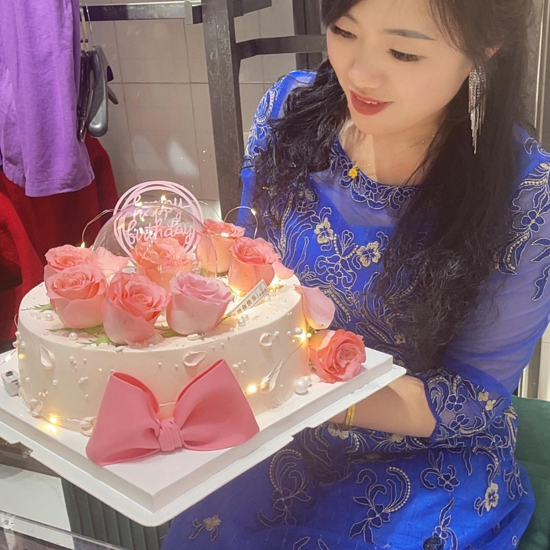 小萝莉，橱窗好物😚