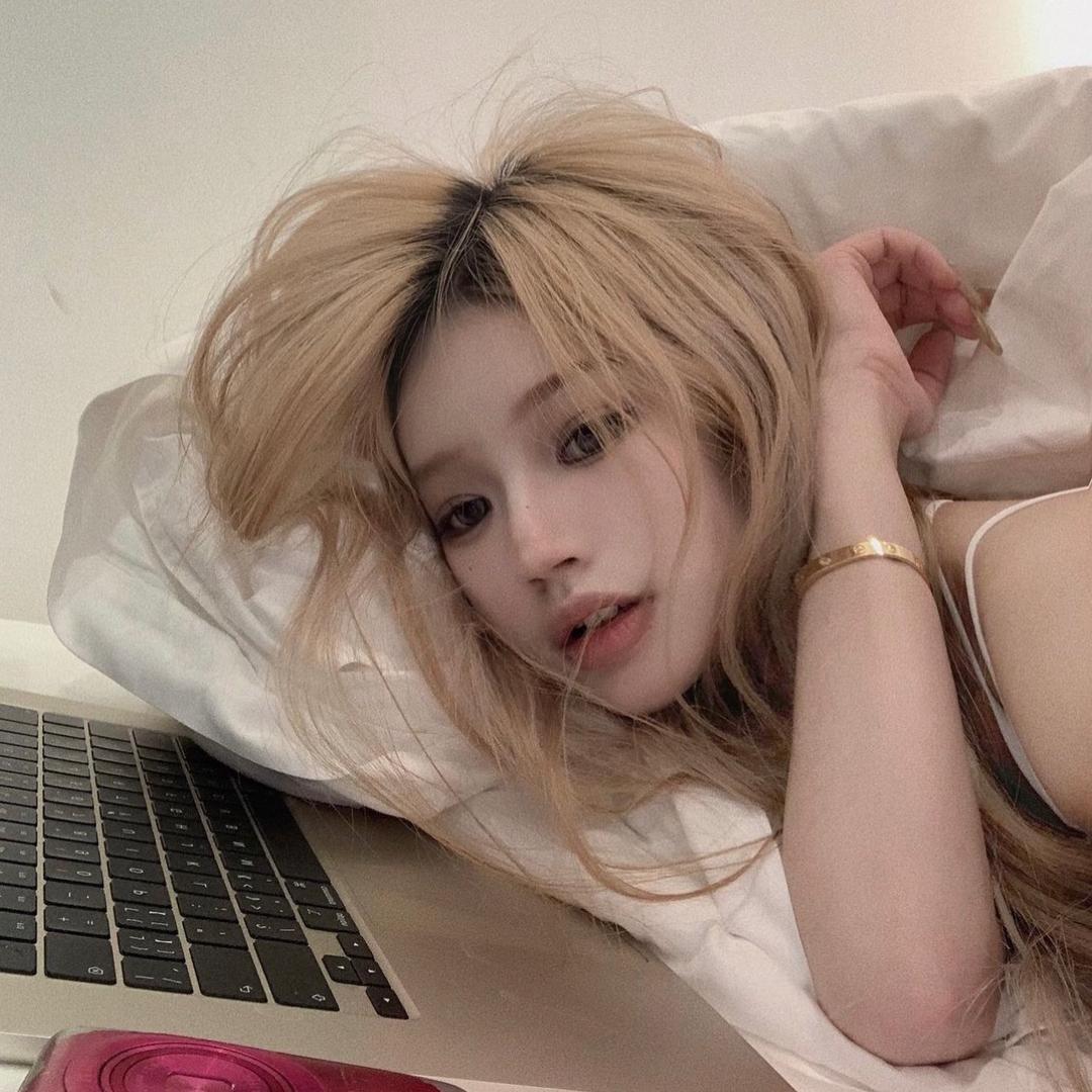 李嘎嘎-Studio