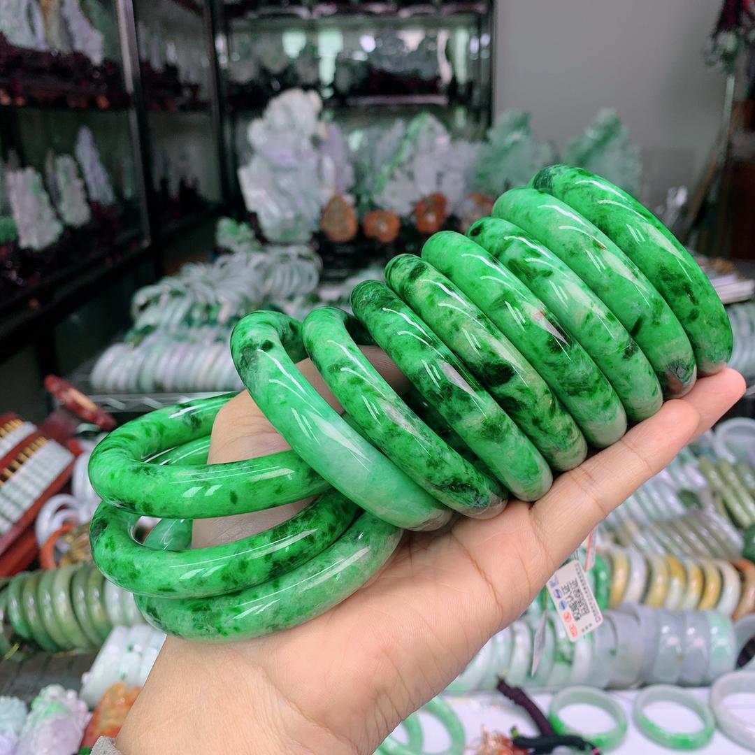 月云云珠宝