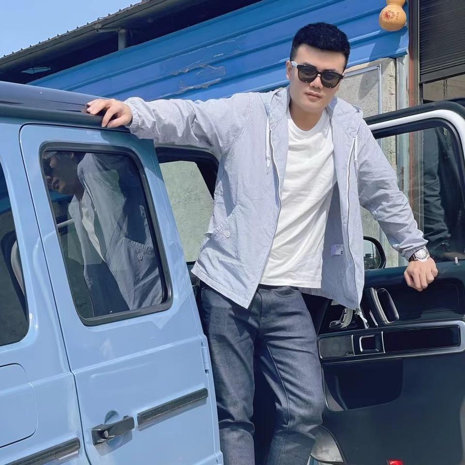 宏坤.