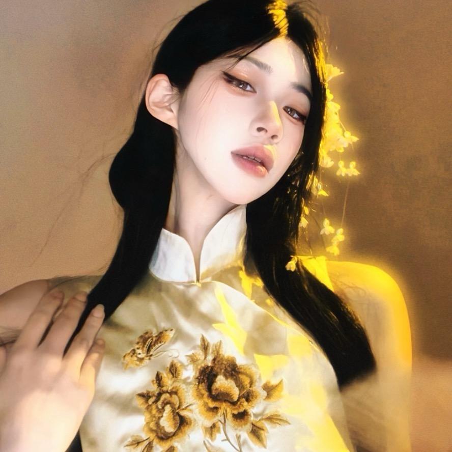 谢泠Amber